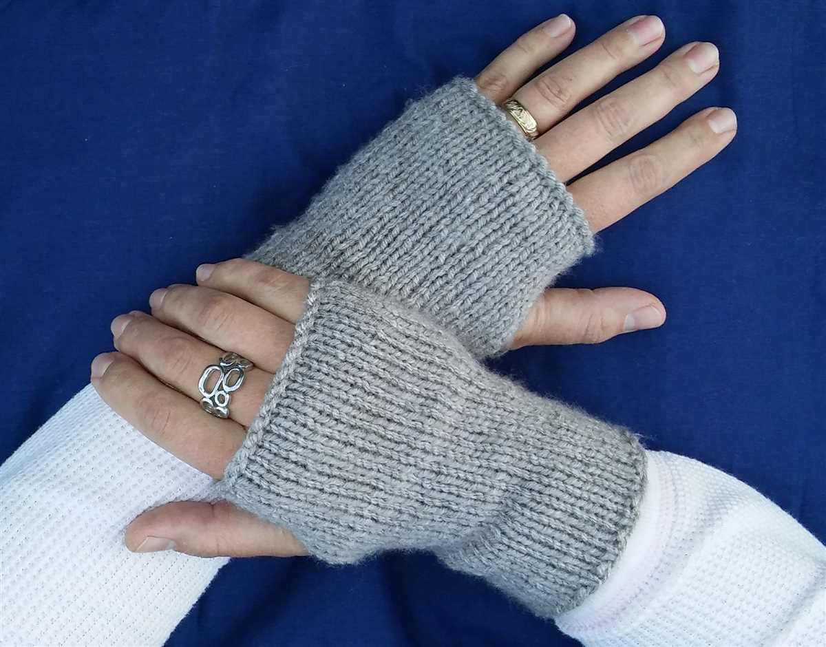 Fingerless glove knit pattern