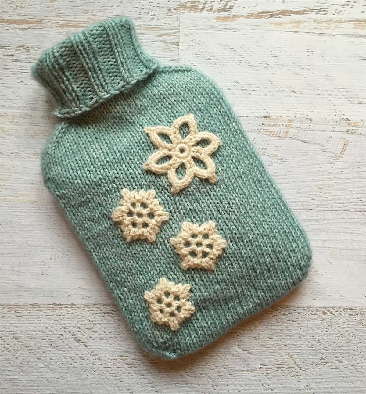 Knitted water bottle cover pattern