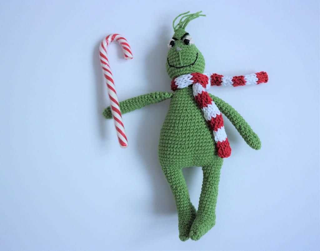 Knitted grinch pattern