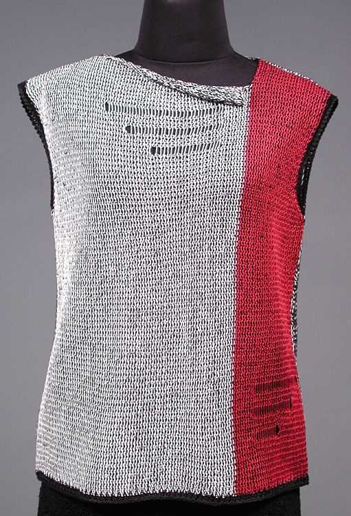 Knit patterns for vests in one piece