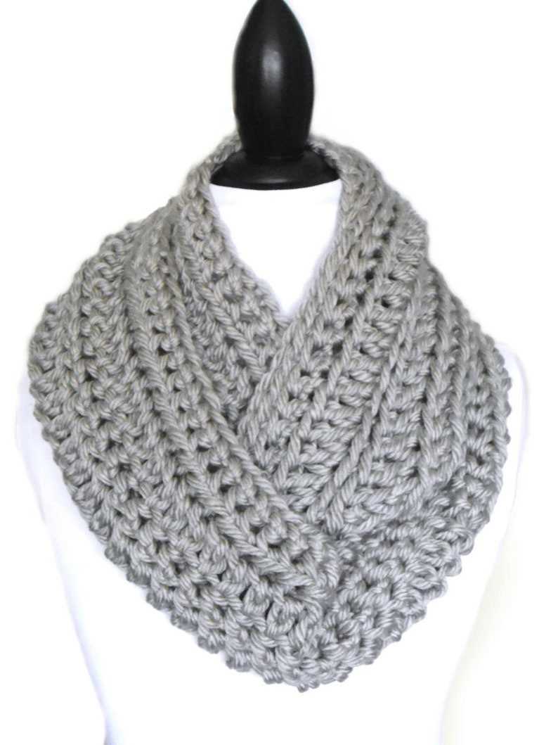 Knitted eternity scarf pattern