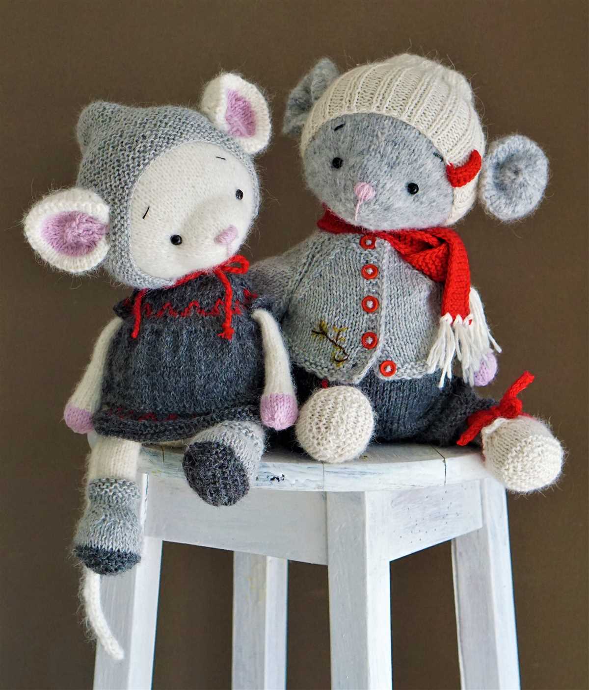 Knitted mice patterns