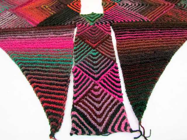 Free knitted poncho with sleeves patterns