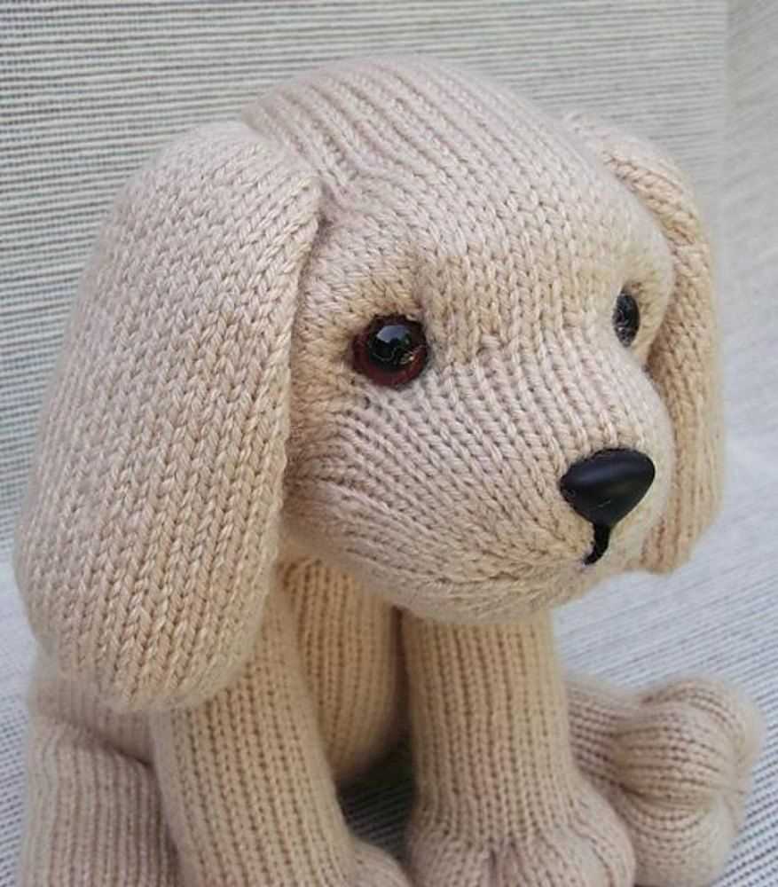 Knitted puppy pattern