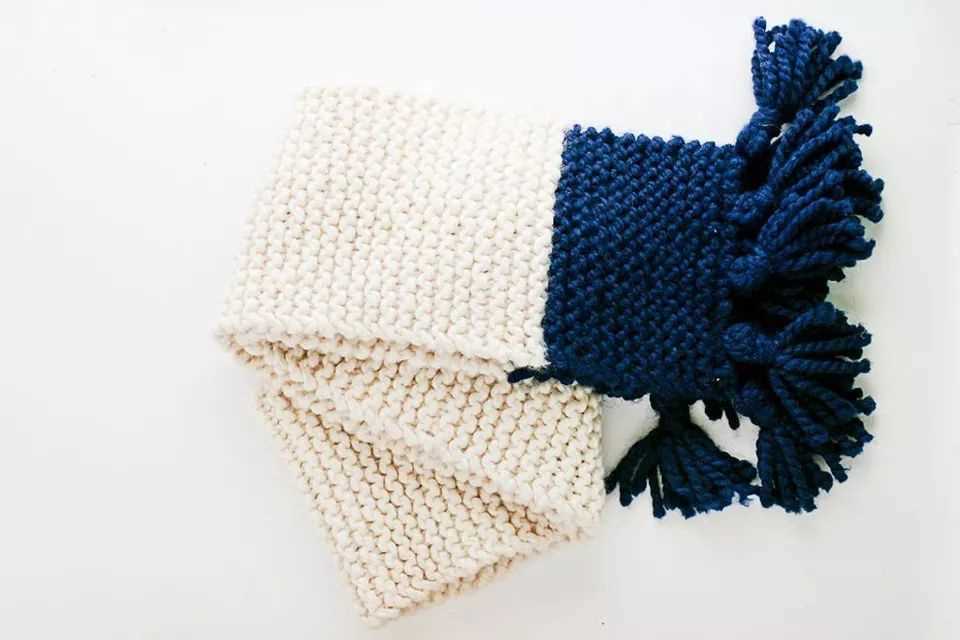 Garter stitch scarf knitting pattern