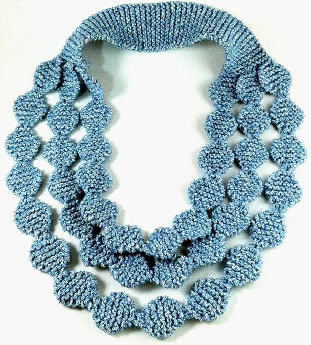 Knitted necklace pattern