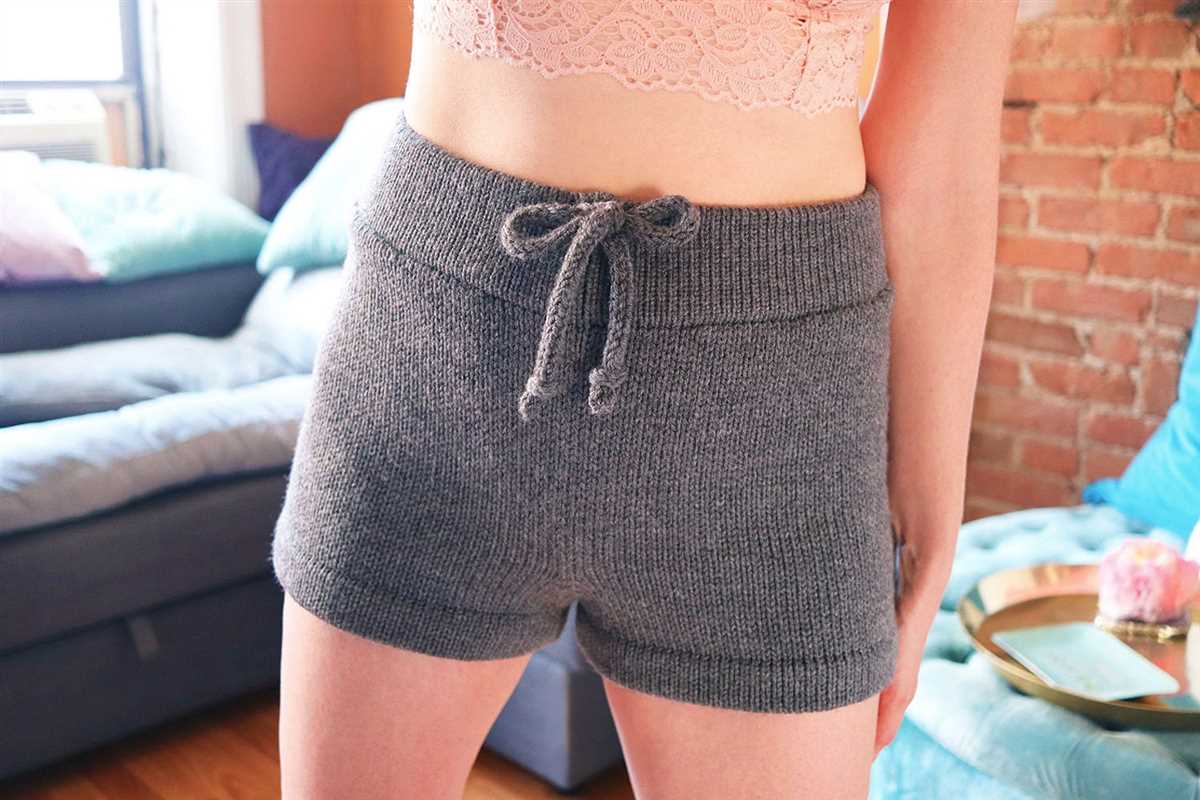 Pattern knit shorts