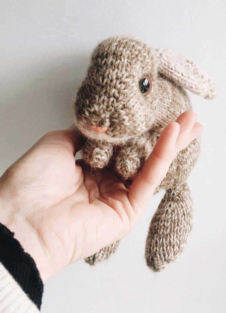 Knitted rabbit pattern square