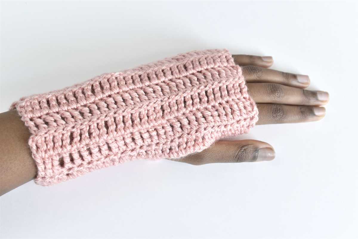 Knitting pattern for fingerless gloves with thumb