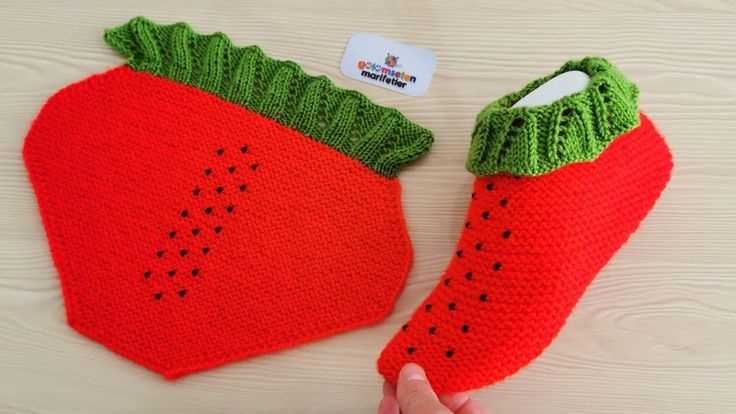 Knitted strawberry pattern free