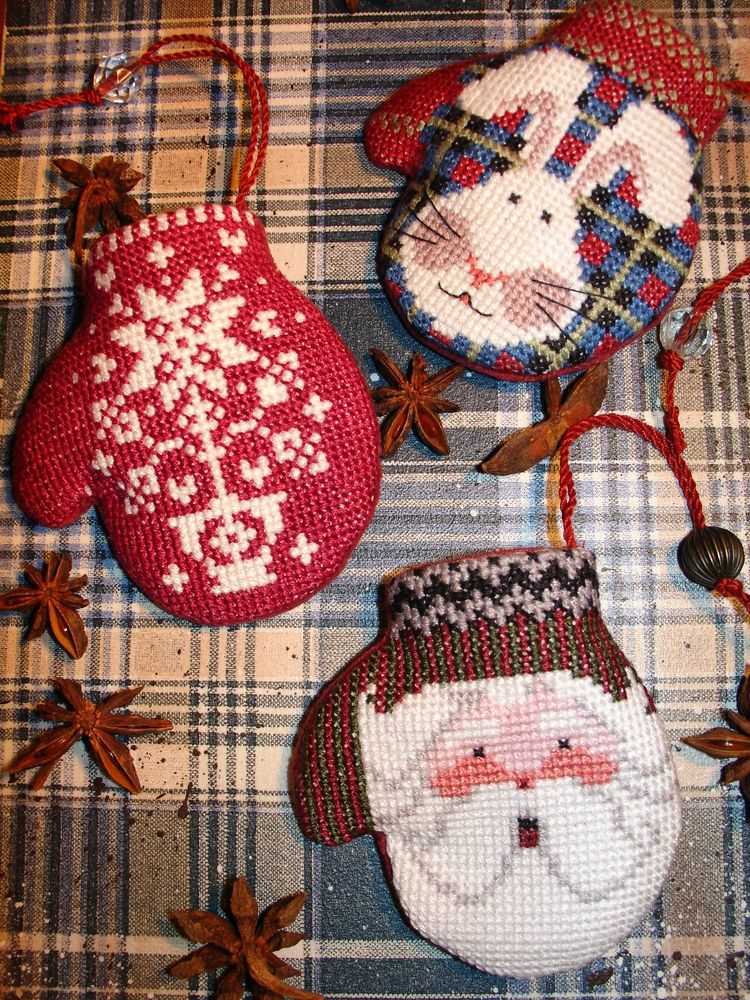 Knitted mitten christmas ornament pattern