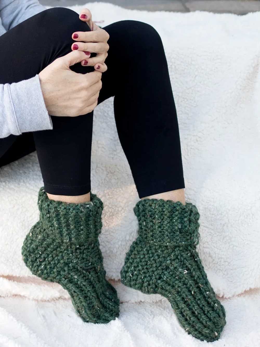 Chunky knitted socks pattern