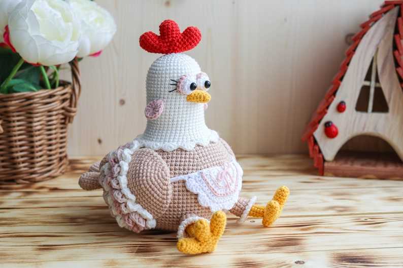 Knitted hen pattern free