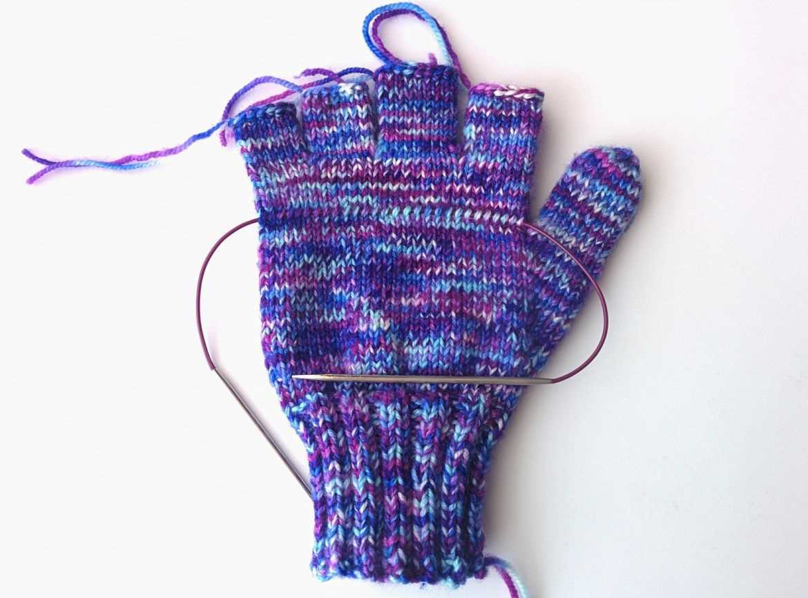 Knit gloves pattern free