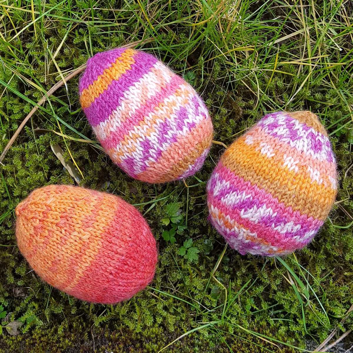 Knit easter egg pattern