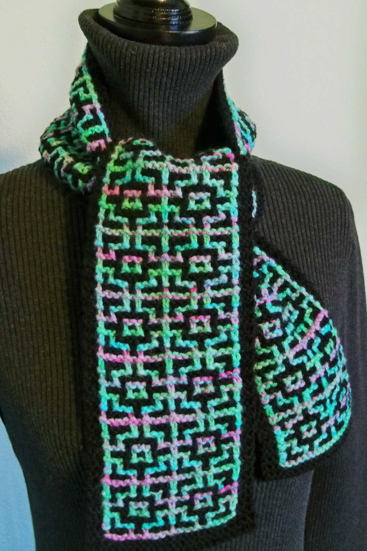 Mosaic cowl knitting pattern