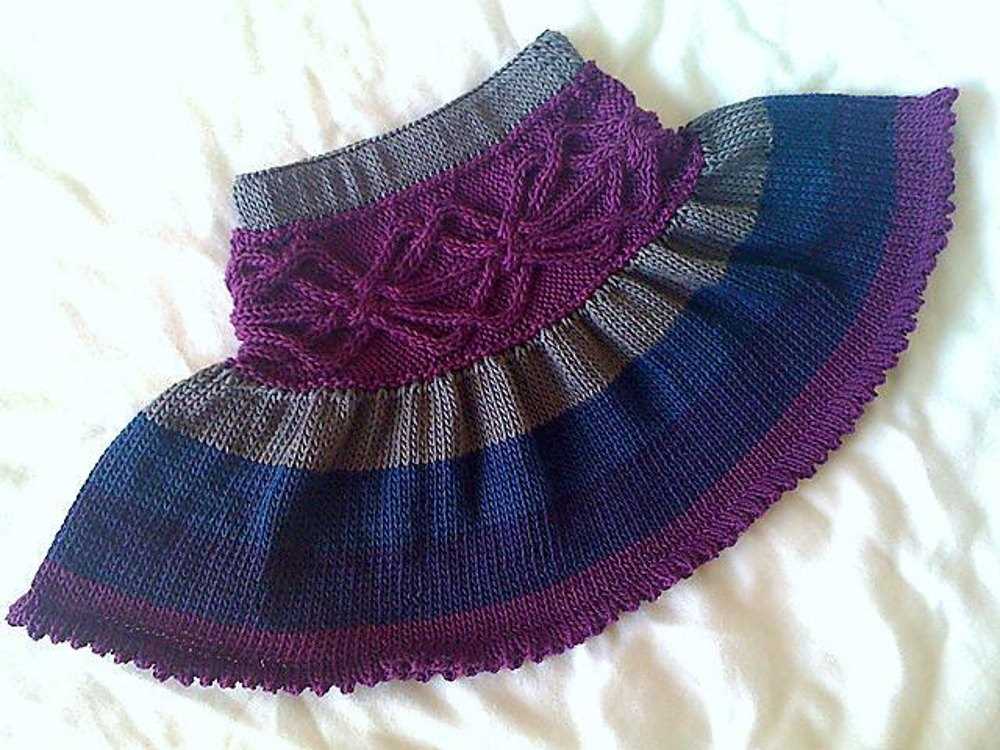 Mini skirt knitting pattern