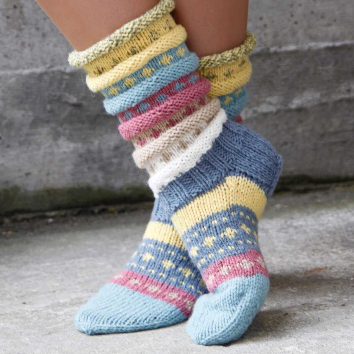 Knit fuzzy socks pattern