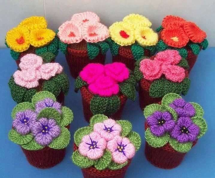 Small knitted flower pattern