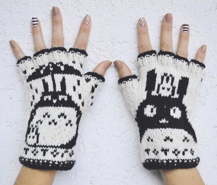 Totoro mittens knitting pattern