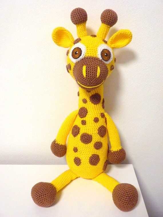 Knitted giraffe toy pattern