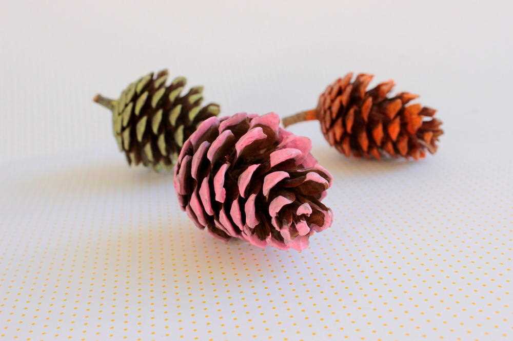 Knitted pine cone pattern