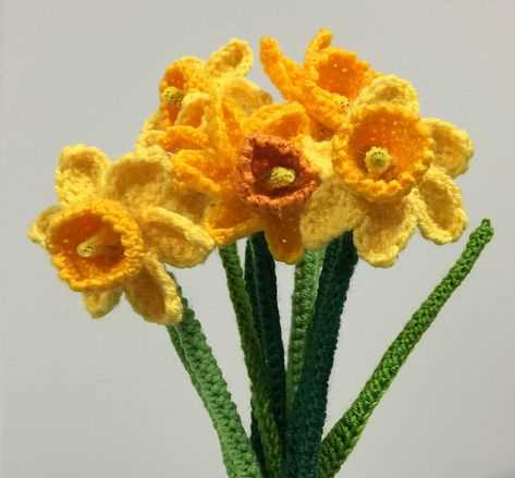 Knit daffodil pattern