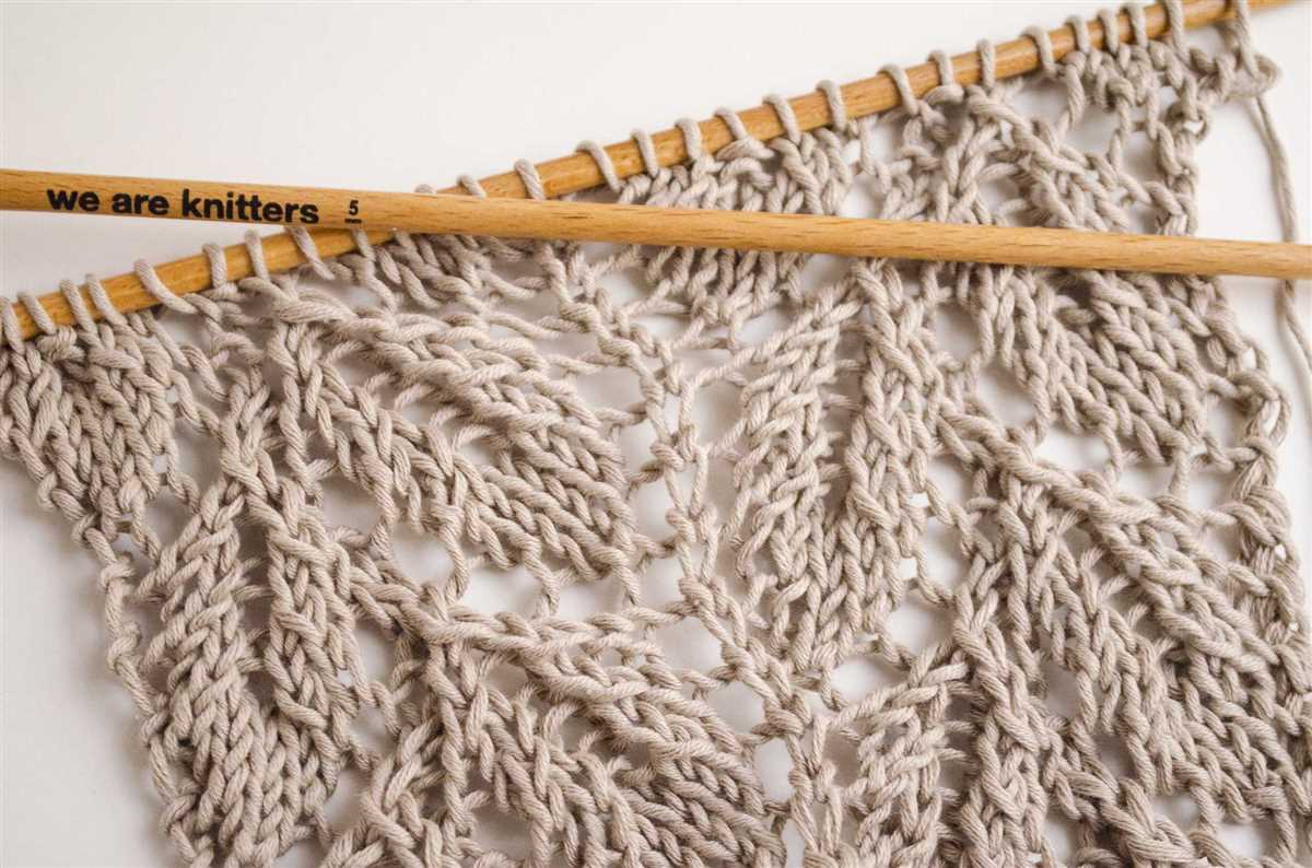 Knitting leaf stitch pattern