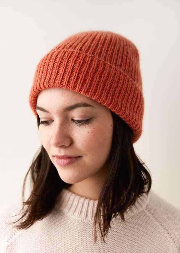 Women's beanie knitting pattern free