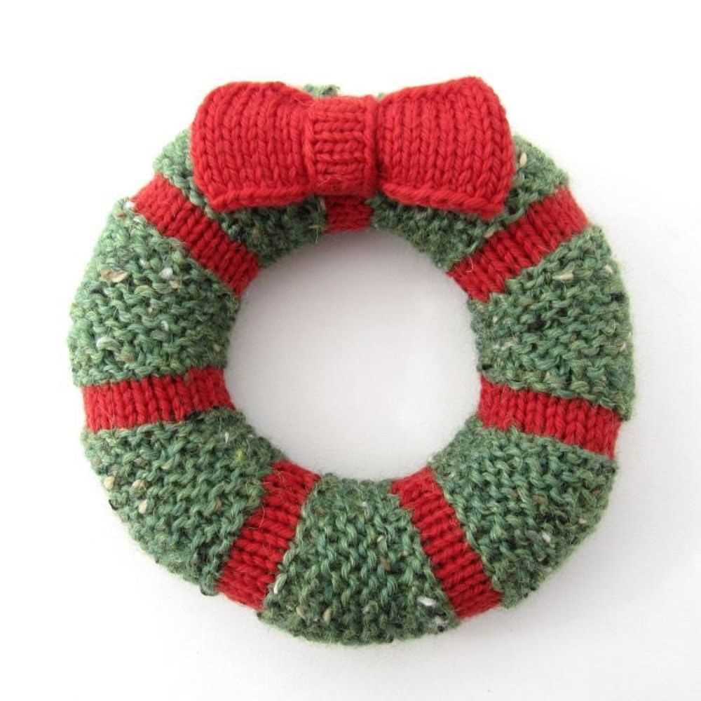 Knitting patterns for christmas wreaths