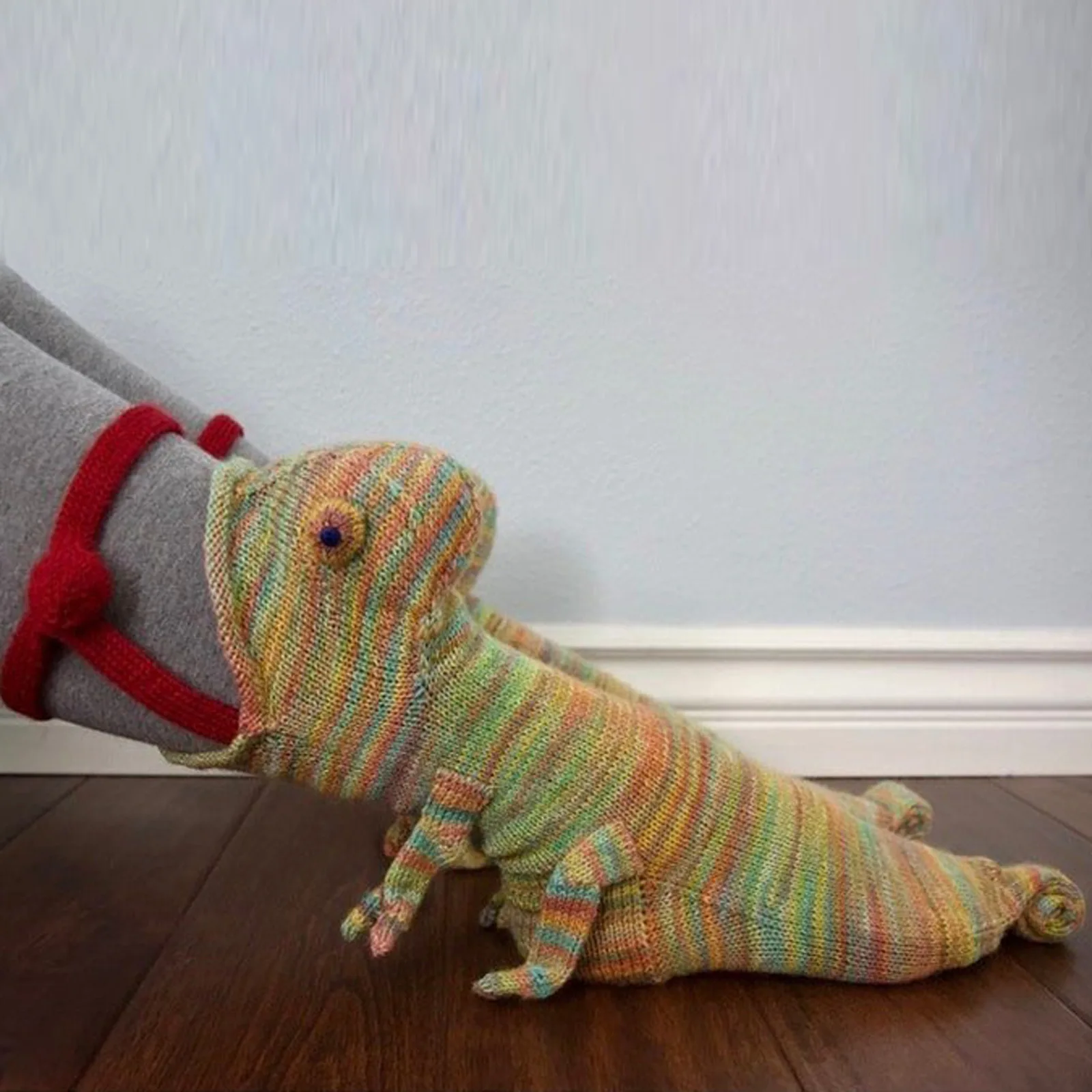 Knitting pattern crocodile socks