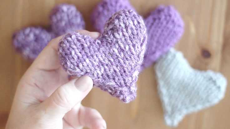 Knit pattern heart