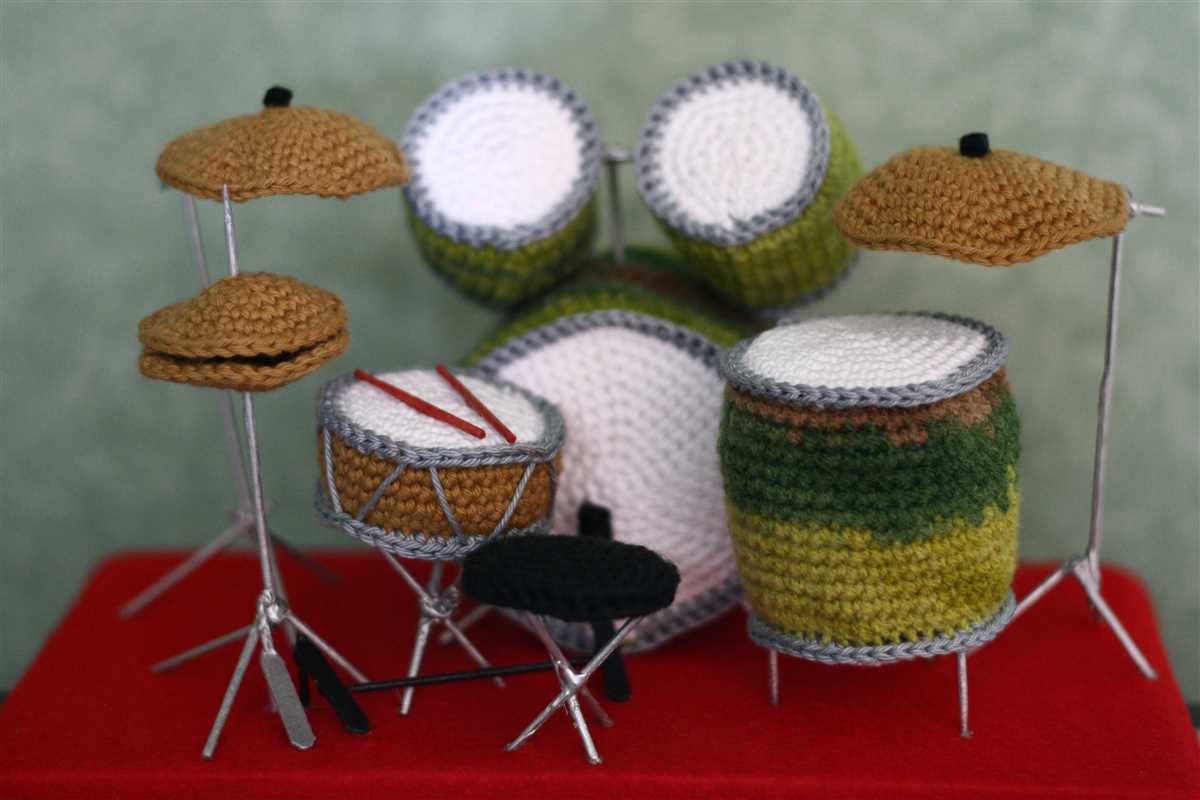 Knitted musical instrument patterns