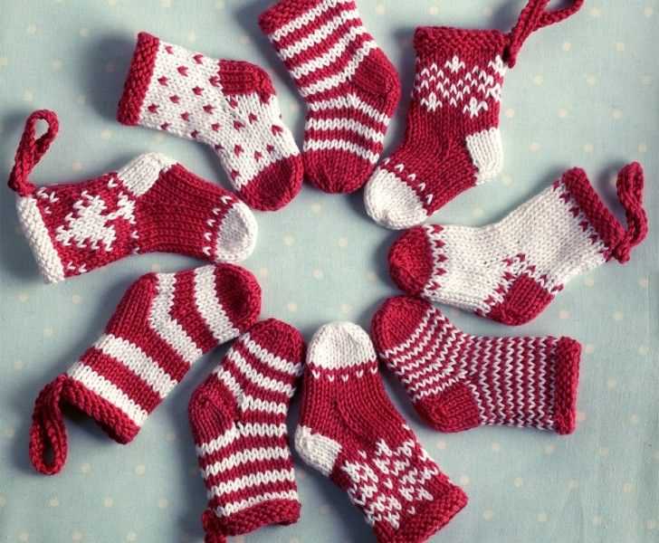 Free miniature christmas knitting patterns