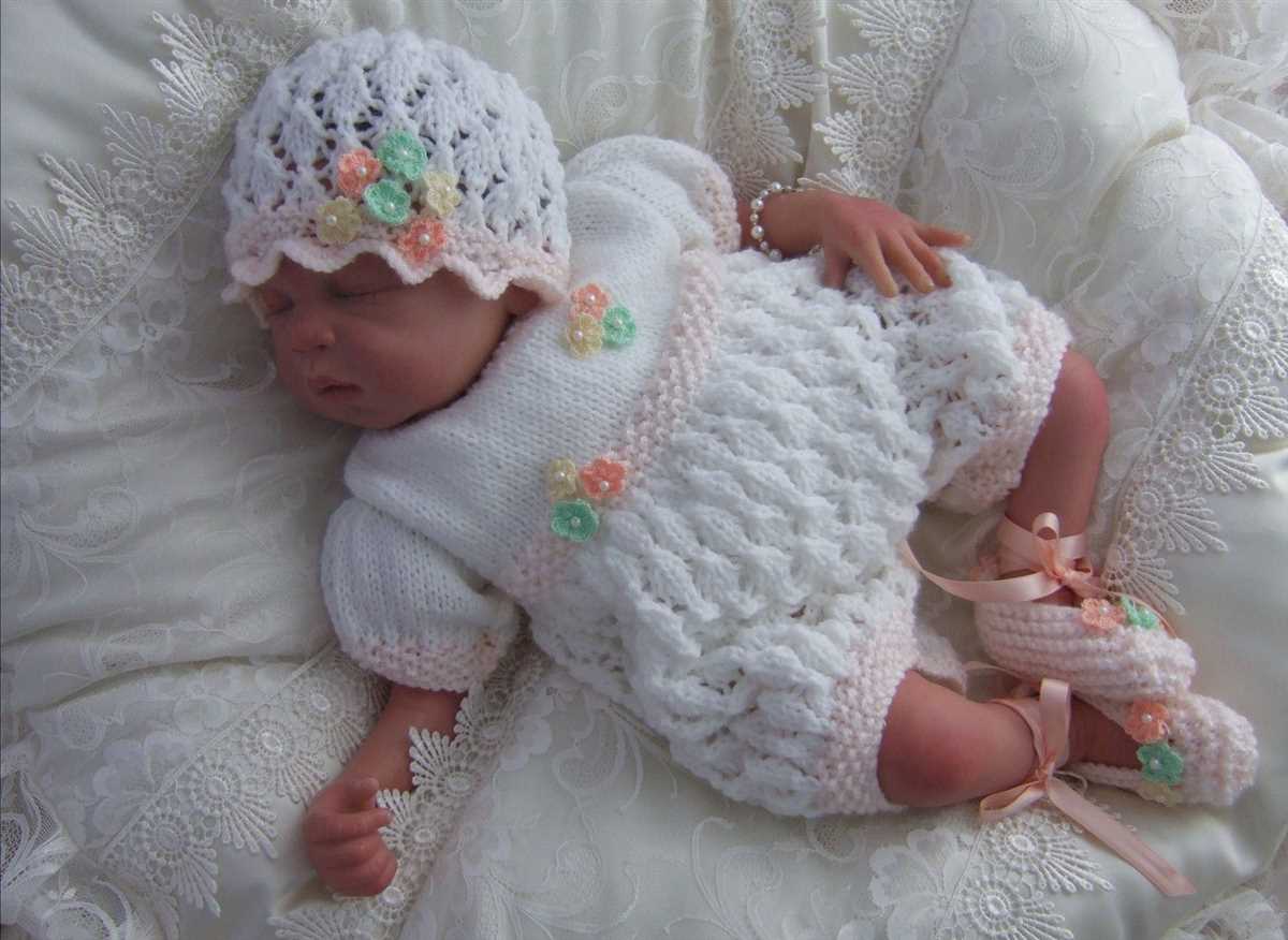 Newborn layette knitting patterns free