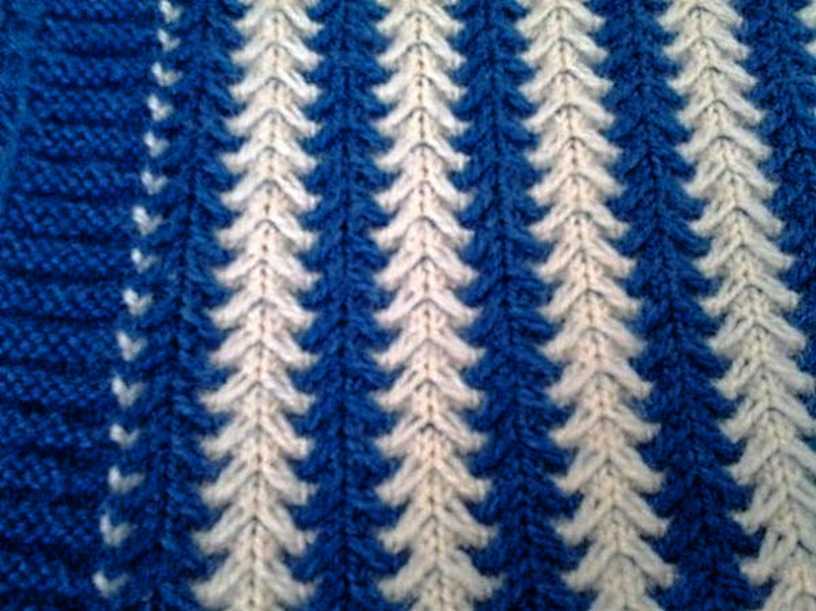 Two color chevron knitting pattern