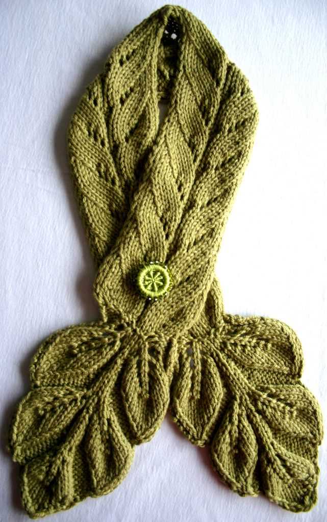 Knit leaf pattern