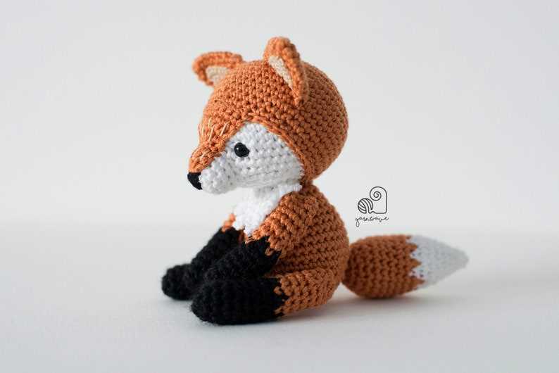 Knitted fox pattern