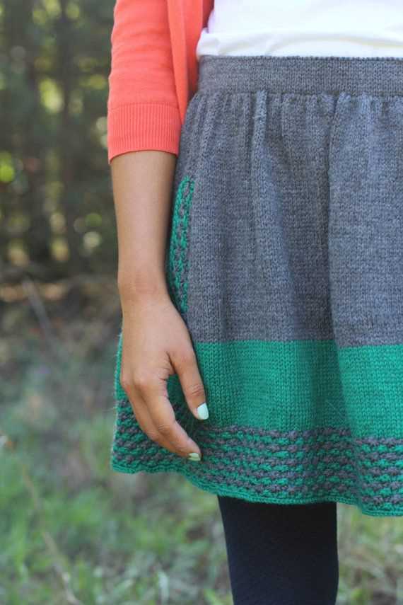 Mini skirt knitting pattern