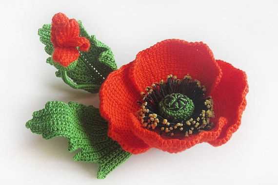 Knitted flower brooch pattern