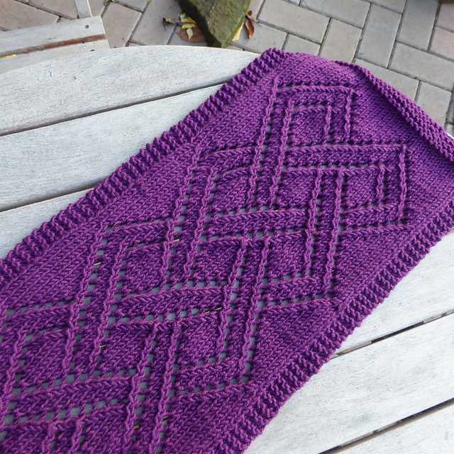 Ravelry knitting patterns for scarves