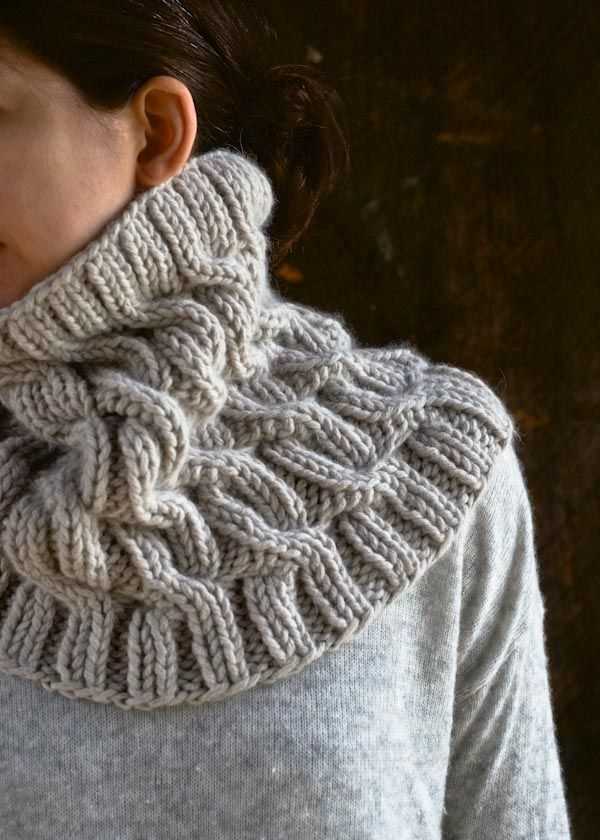 Chunky cable knit scarf pattern