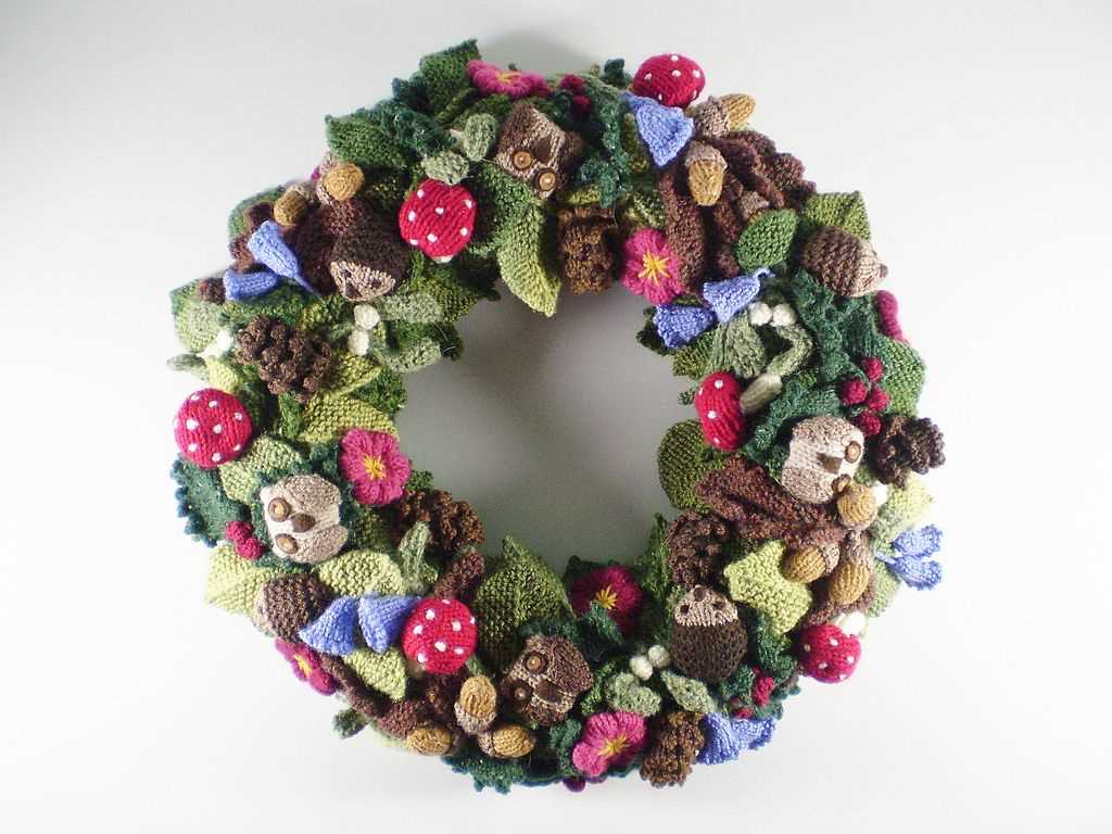 Knitting patterns for christmas wreaths