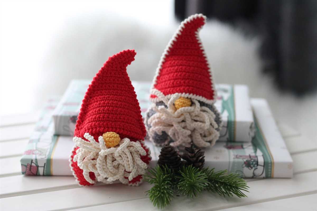 Knitted santa gnomes pattern