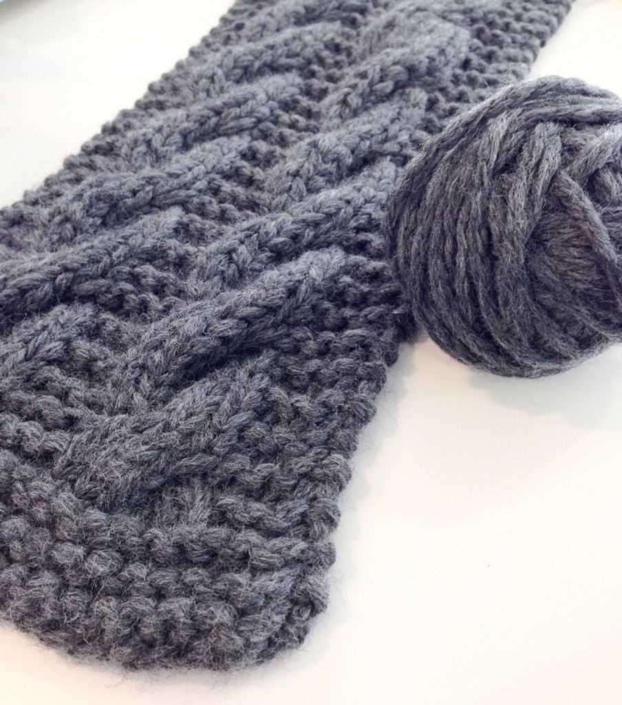 Chunky cable knit scarf pattern