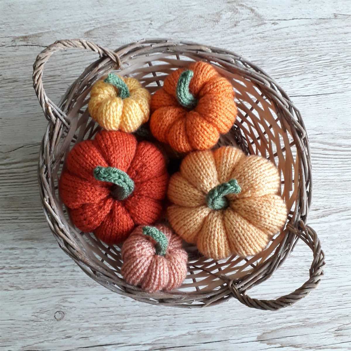 Pumpkin pattern knitting