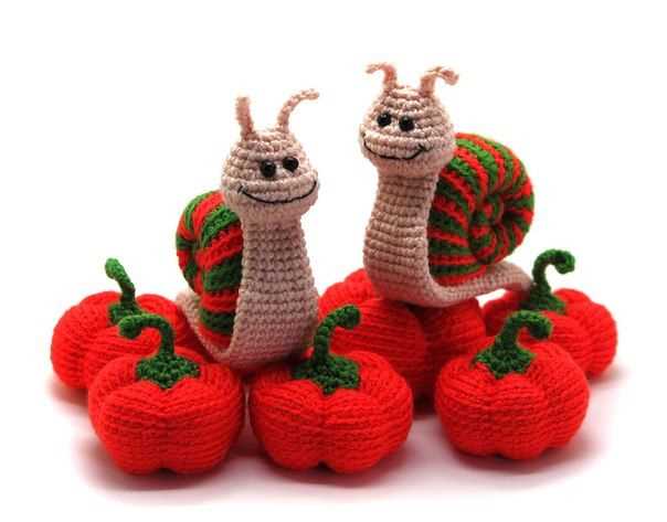 Knitted snail pattern