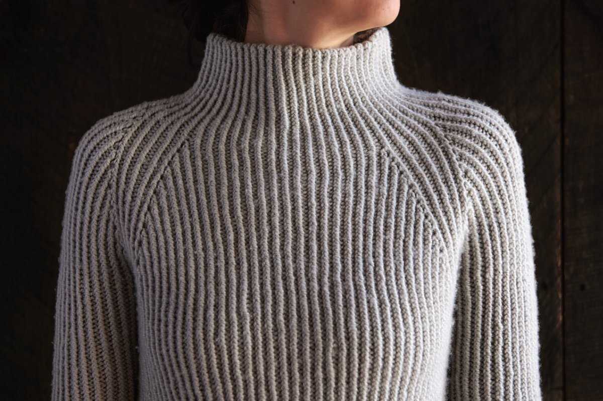 Knitting patterns for women's pullover sweaters