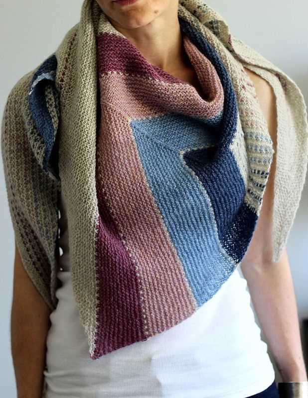 Sideways triangle scarf knitting pattern