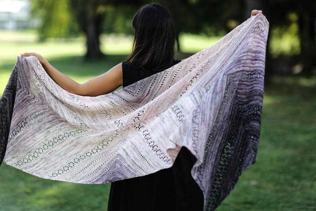 Simple prayer shawl knitting pattern